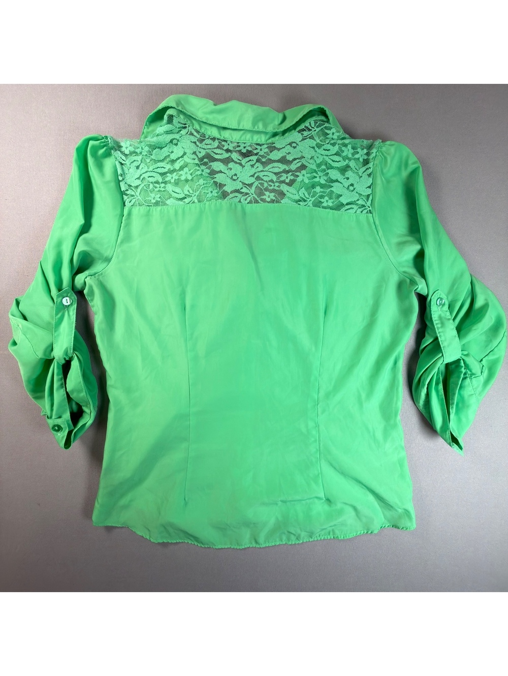 By & By Boy Womens Large Green Button Up Shirt Short Sleeve Casual Blouse - Picture 3 of 8
